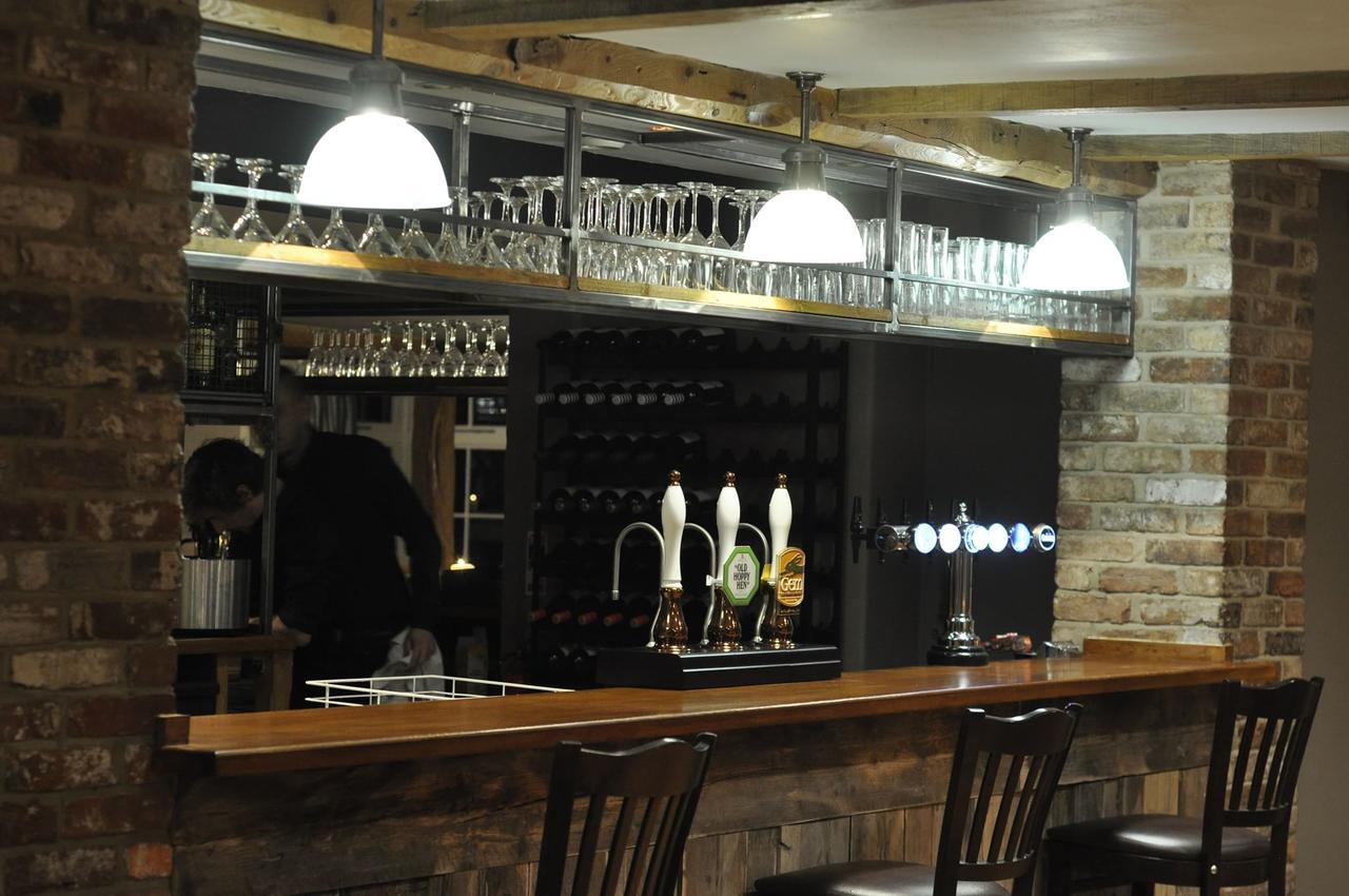 The Angel Inn Уорминстър Екстериор снимка